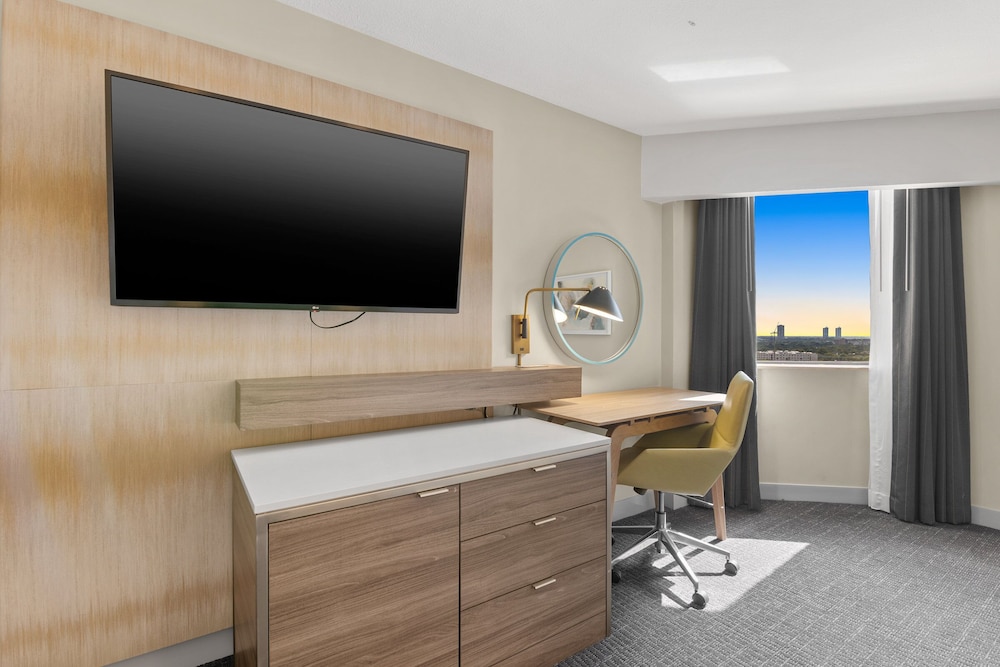 Crowne Plaza Houston Med Ctr Galleria Area by IHG - photo 13