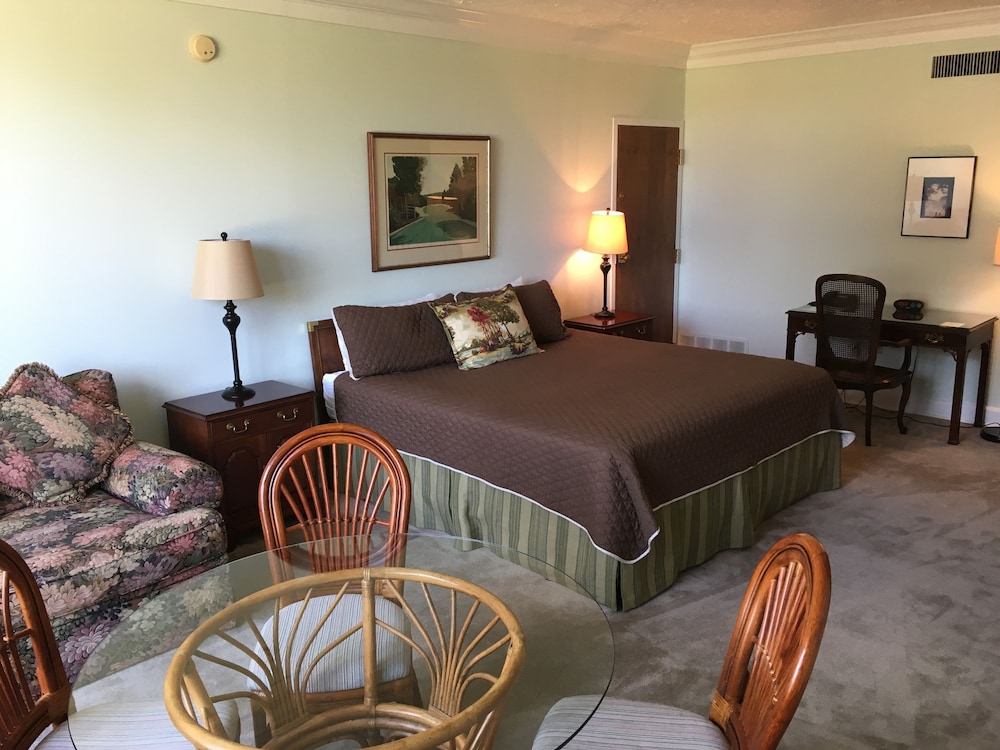 The Inn at Houndslake - photo 7