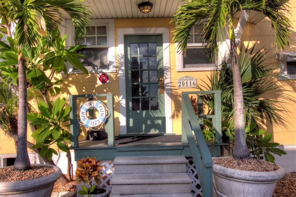 Sun N Fun Beachfront Vacation Rentals - photo 24