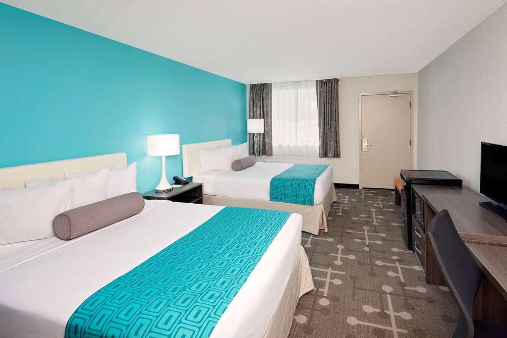 Howard Johnson by Wyndham Florence - photo 8