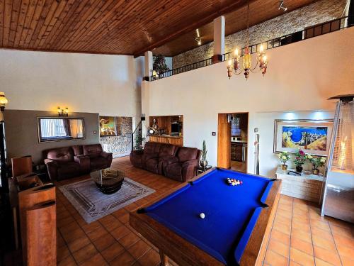 Walters Lane Luxury Accommodation main house No loadshedding