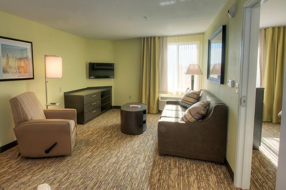 Candlewood Suites Sioux City Southern Hills by IHG - photo 23