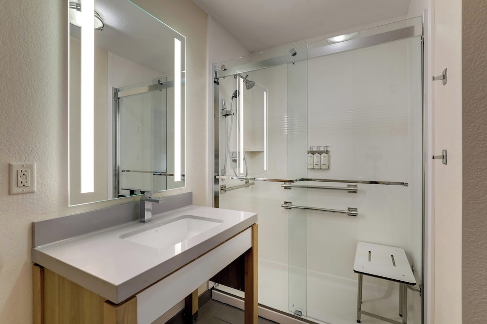 Candlewood Suites Lexington by IHG - photo 32