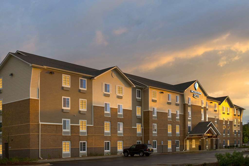 WoodSpring Suites Chicago Darien - photo 4