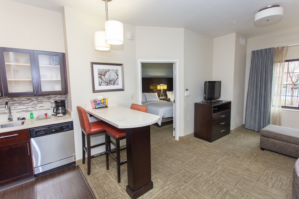 Staybridge Suites Bowling Green by IHG - photo 29