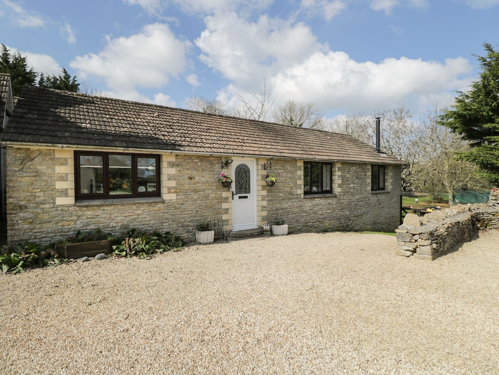 Orchard House Cottage — 4-Star Luxury Hotel in Malmesbury, United Kingdom