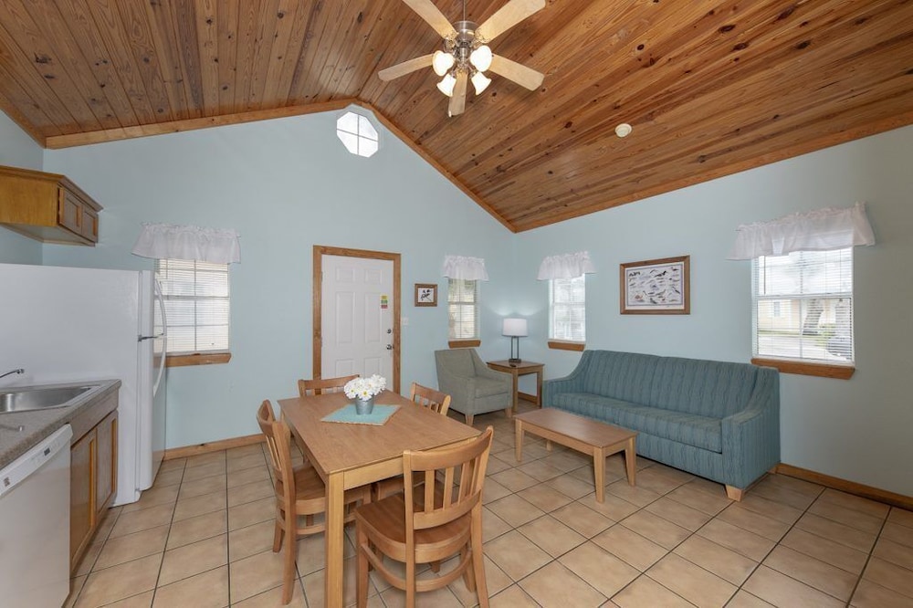 Pelican Bay Resort - photo 33