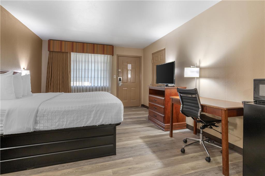 SureStay Plus Hotel By Best Western Poteau - photo 8