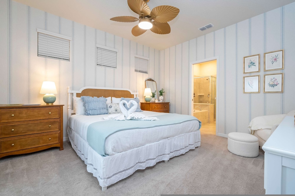 Amazing 5 Suite Home With Resort style Amenities - photo 33