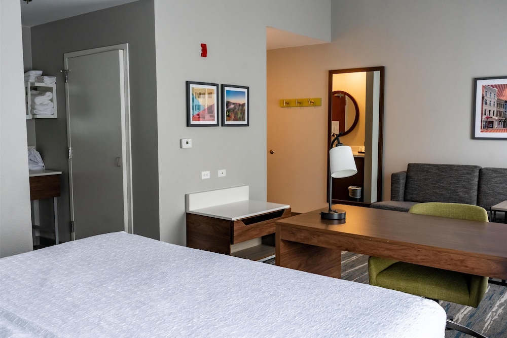 Hampton Inn & Suites Leesburg - photo 16