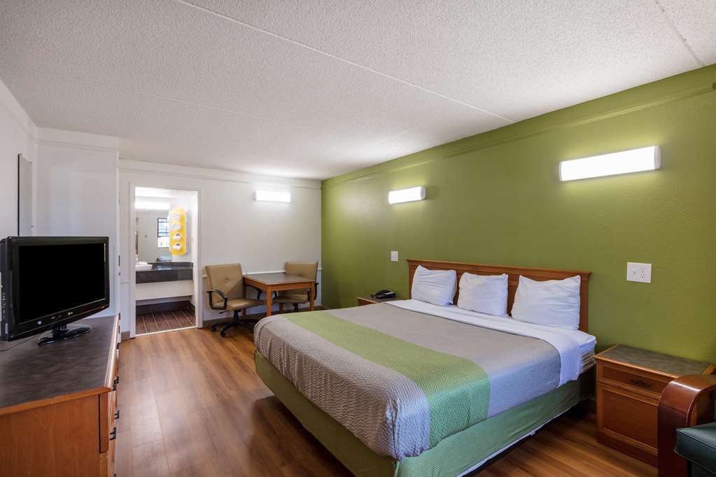 Motel 6 Knoxville TN - photo 13