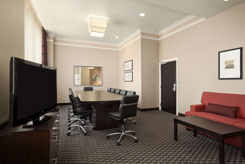 Embassy Suites by Hilton St. Louis Downtown - photo 16
