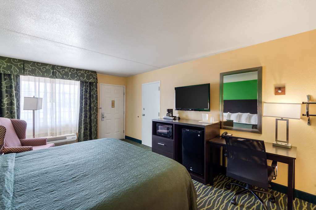 Quality Inn Siloam Springs West - photo 12