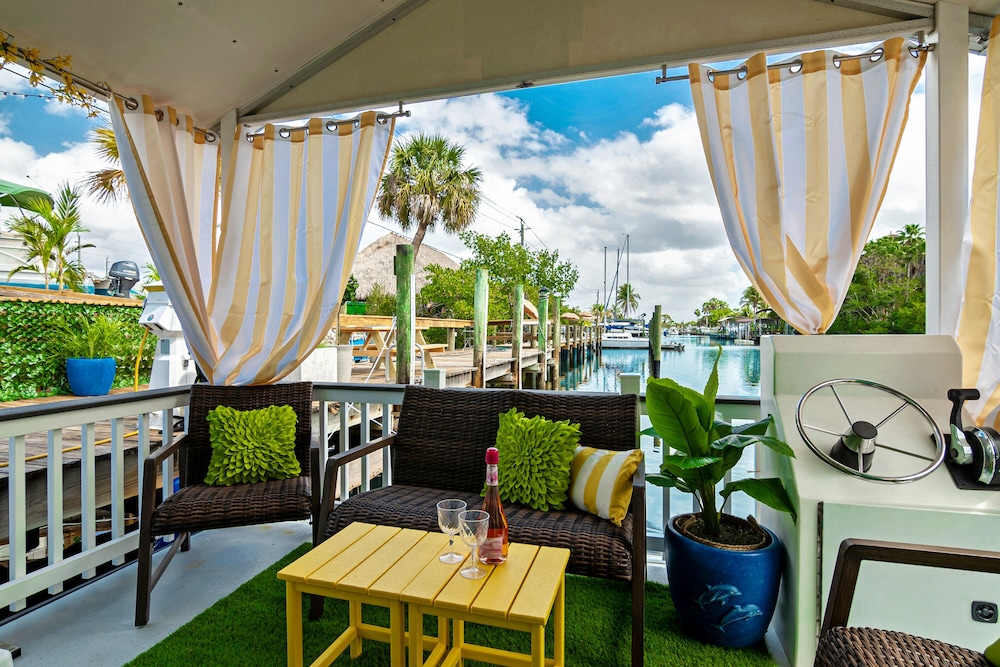 Latitude 26 Waterfront Resort & Marina - photo 47