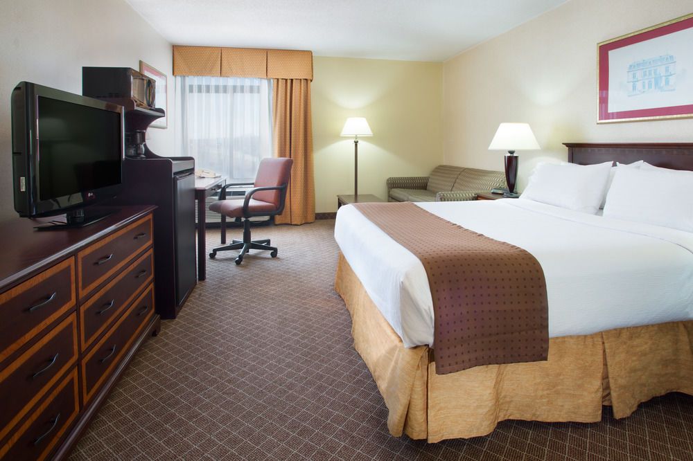 Cincy Hotel - photo 20