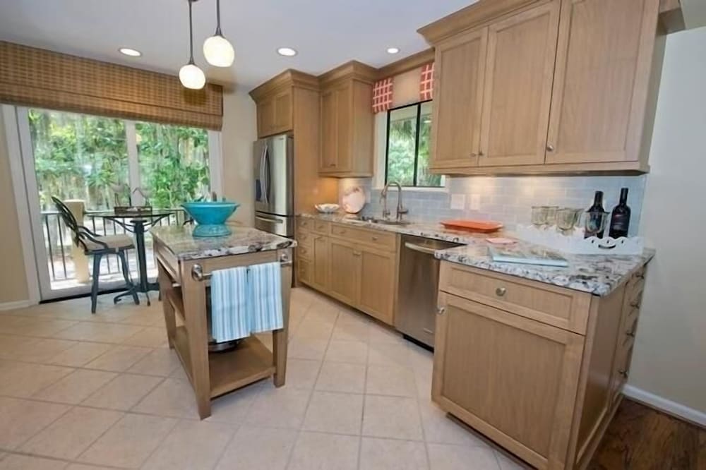 42 N. Sea Pines Drive at the Sea Pines Resort - photo 3