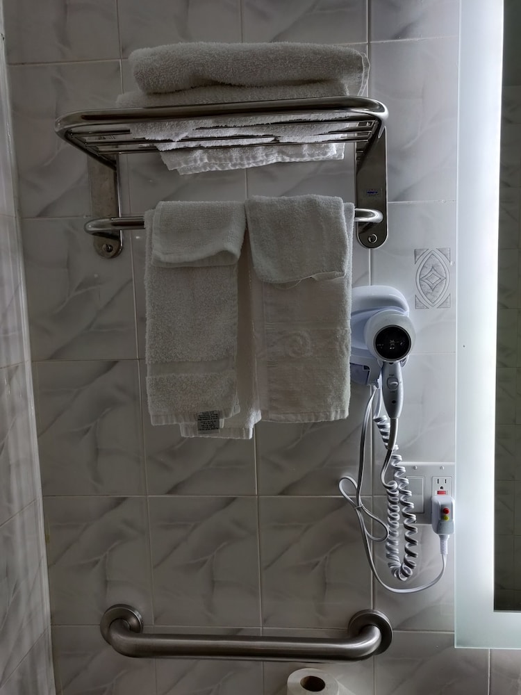 Hotel Key LaGuardia Airport - photo 42
