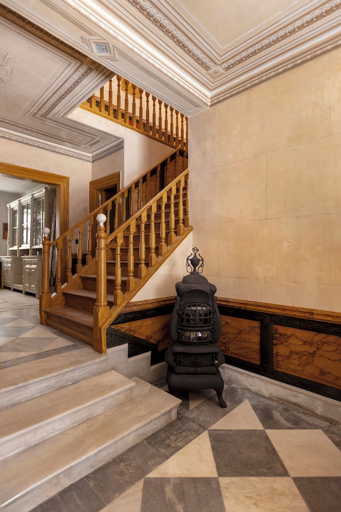 6 Roosevelt Str. — Ano Syros — photo 4