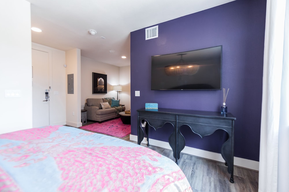 Bishop Arts Hotel by Qresorts. - photo 59