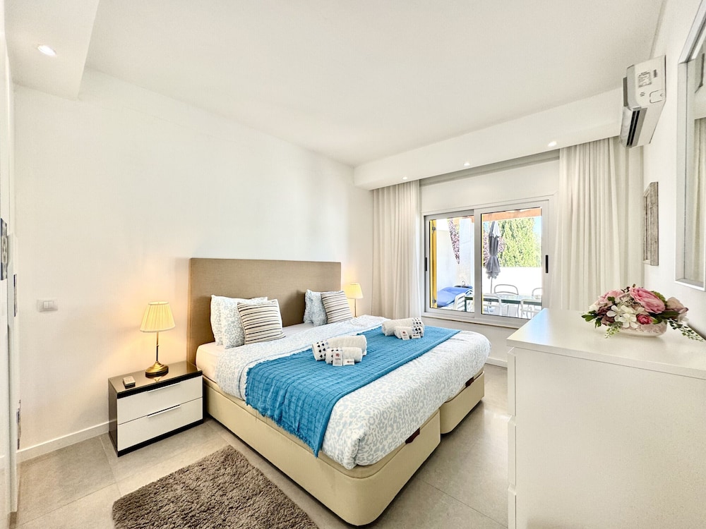 Vilamoura Club Villa 3 With Pool by Homing — 4-Star Luxury Hotel in Vilamoura, Portugal