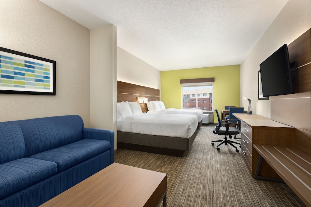 Holiday Inn Express & Suites Akron Regional Airport Area - photo 27