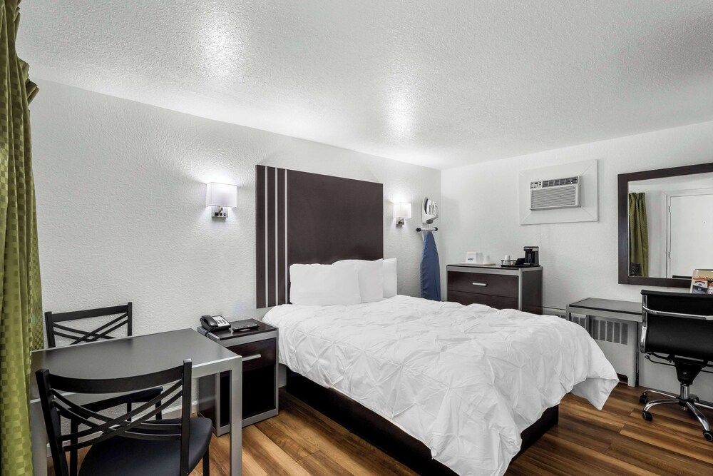 Americas Best Value Inn Jonesville Hillsdale - photo 14