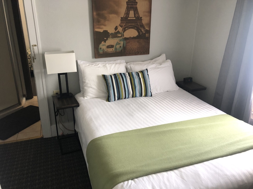 Riverwalk Inn - photo 2