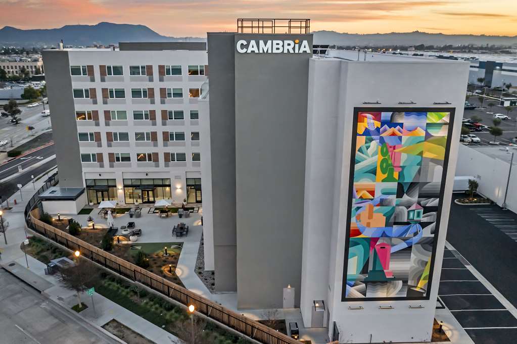 Cambria Hotel Burbank Airport - photo 7