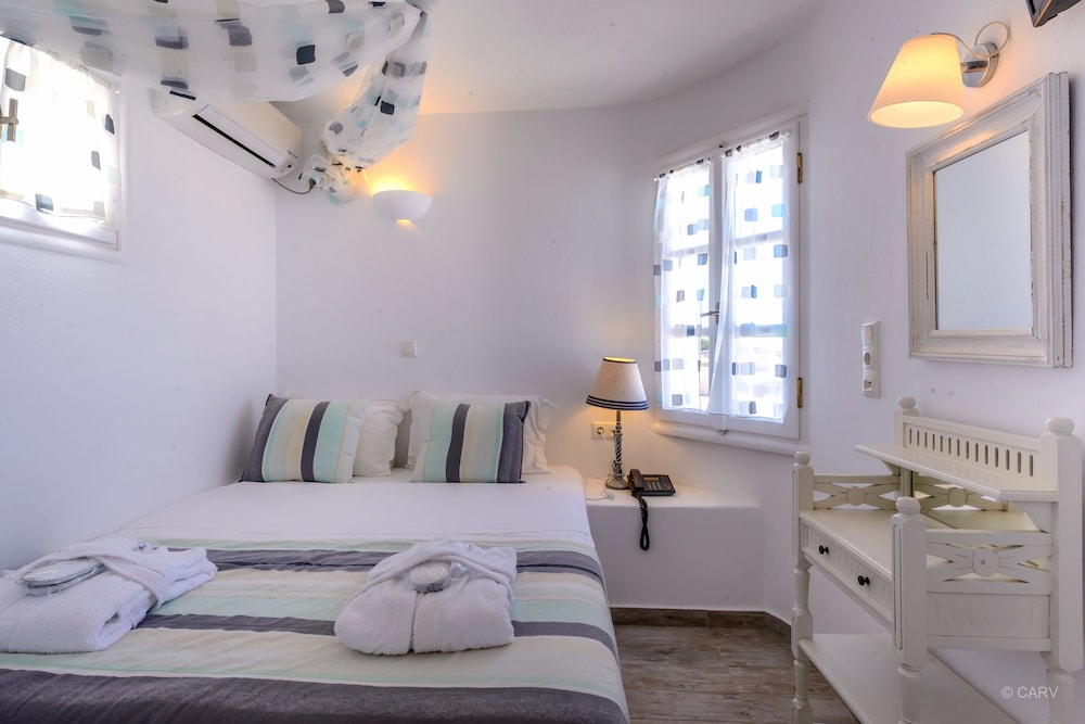 Aspalathras White Hotel — Folegandros — photo 4