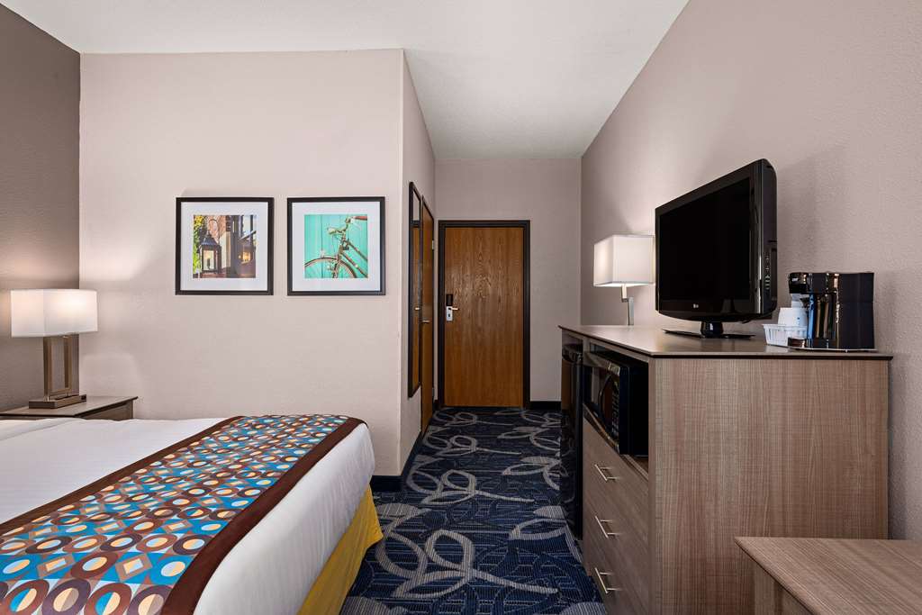 Baymont by Wyndham Waterloo - photo 29