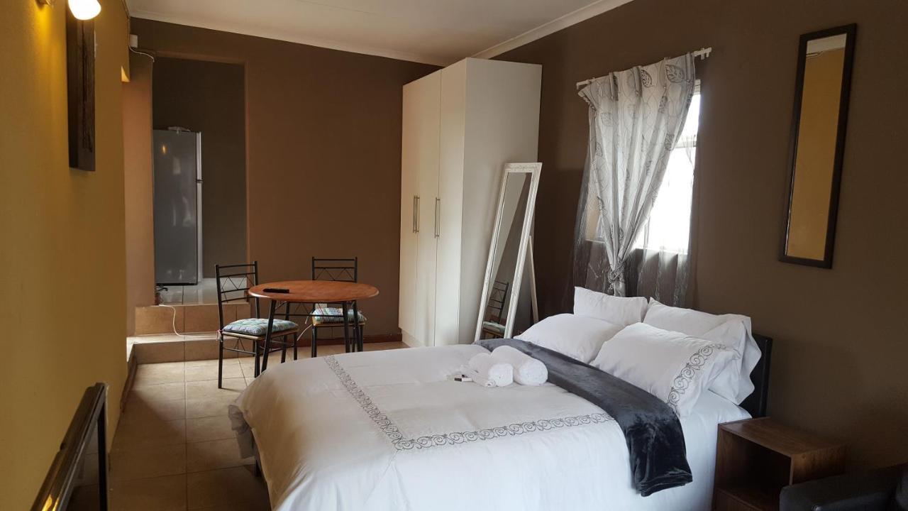 Let Us accomodation in East London, South Africa