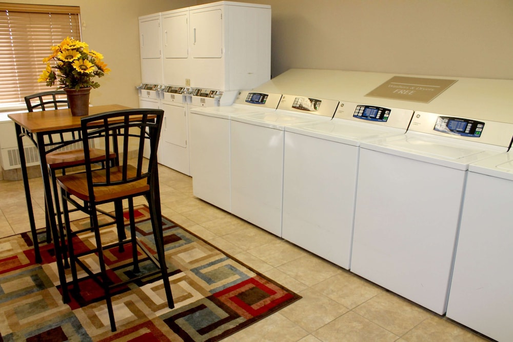 Candlewood Suites Wichita Airport by IHG - photo 23