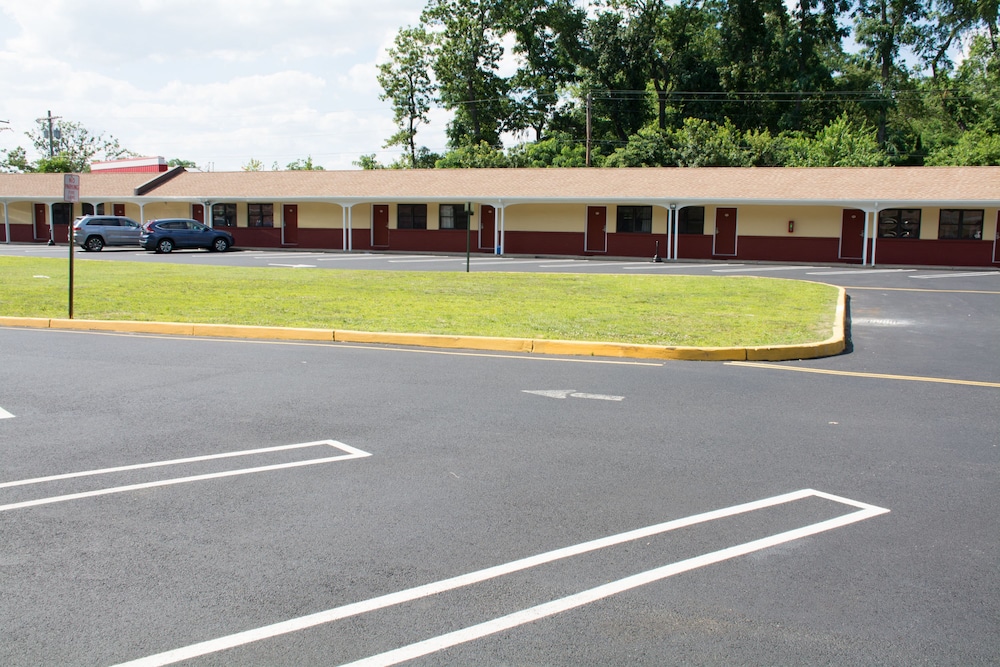 Atlantic Inn & Suites - photo 57