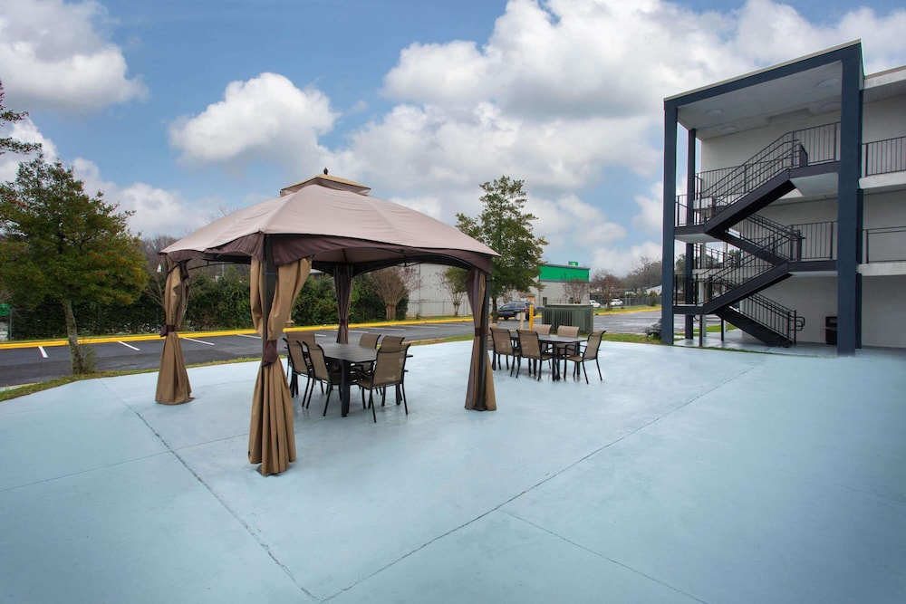 Baymont by Wyndham Charlotte University - photo 24