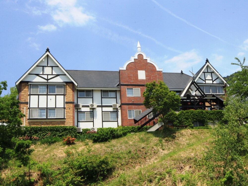 Petit Hotel Paddington House in Nagano, Japan