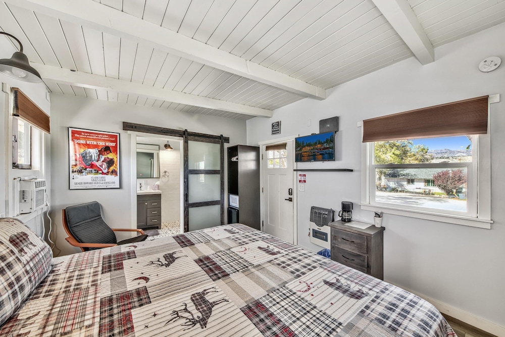 West Walker Motel - photo 20