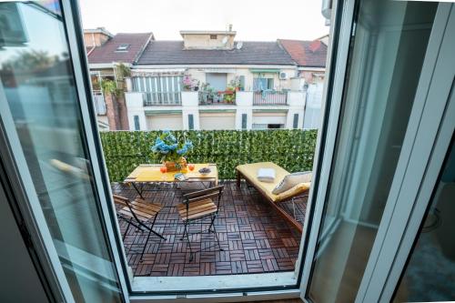 Luminosissimo Appartamento terrazzo esposto sud — 4-Star Luxury Hotel in Turin, Italy