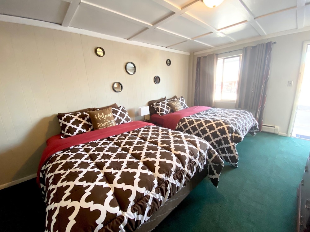Roundtop Mountain Vista Cabins and Motel - photo 18