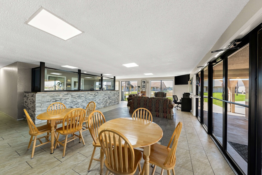 Americas Best Value Inn Bonham - photo 2