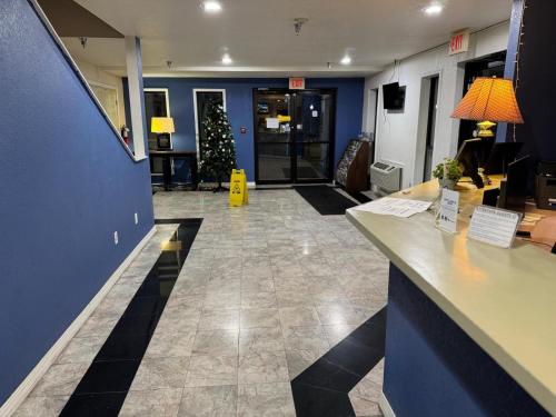Express Inn & Suites Junction City - photo 8