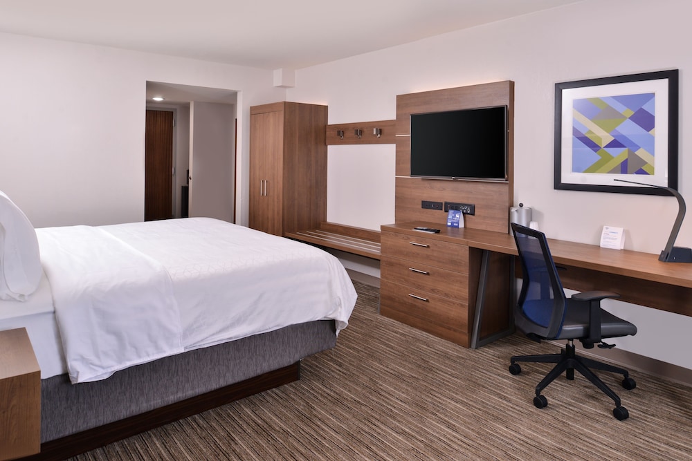 Holiday Inn Express Hotel & Suites Mesquite by IHG - photo 17