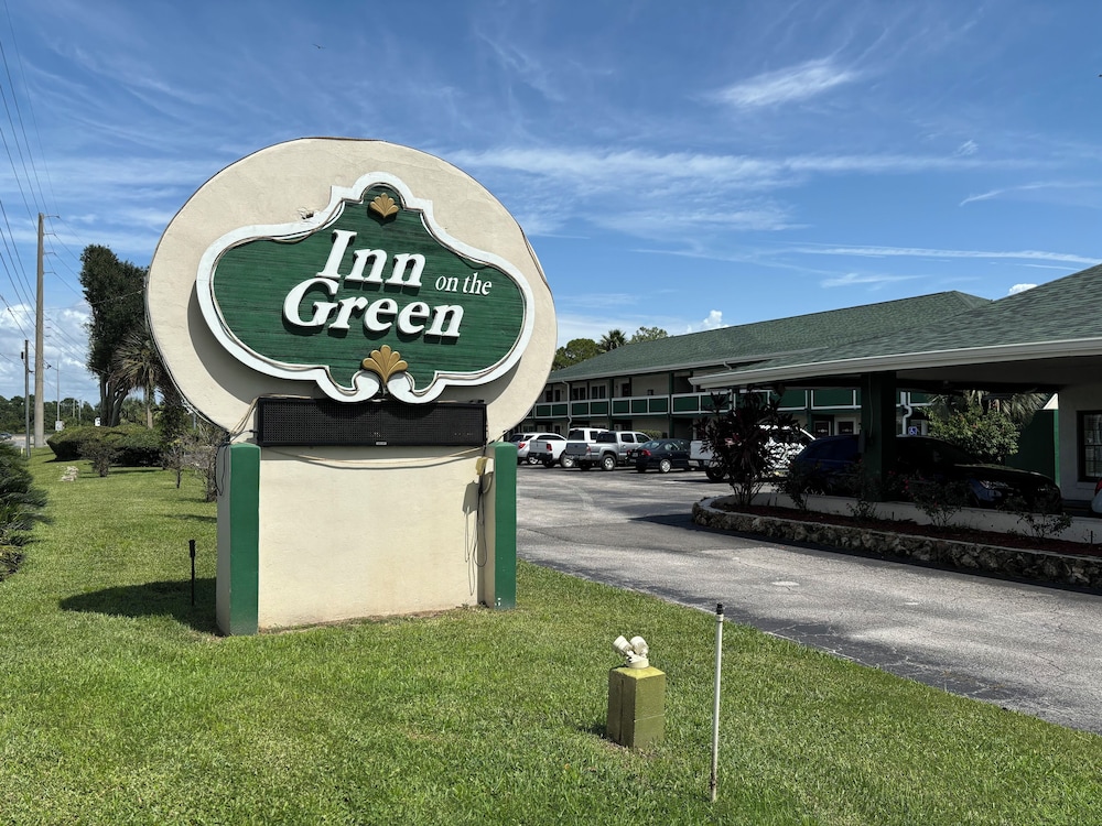 Inn On The Green — Tavares