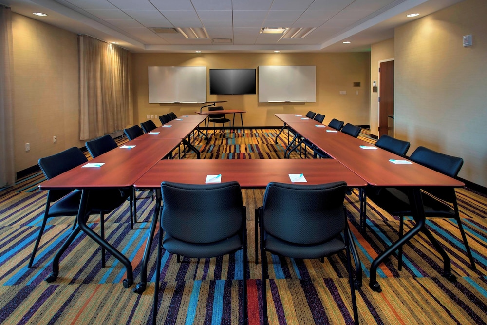 Fairfield Inn and Suites by Marriott Syracuse Carrier Circle - photo 22