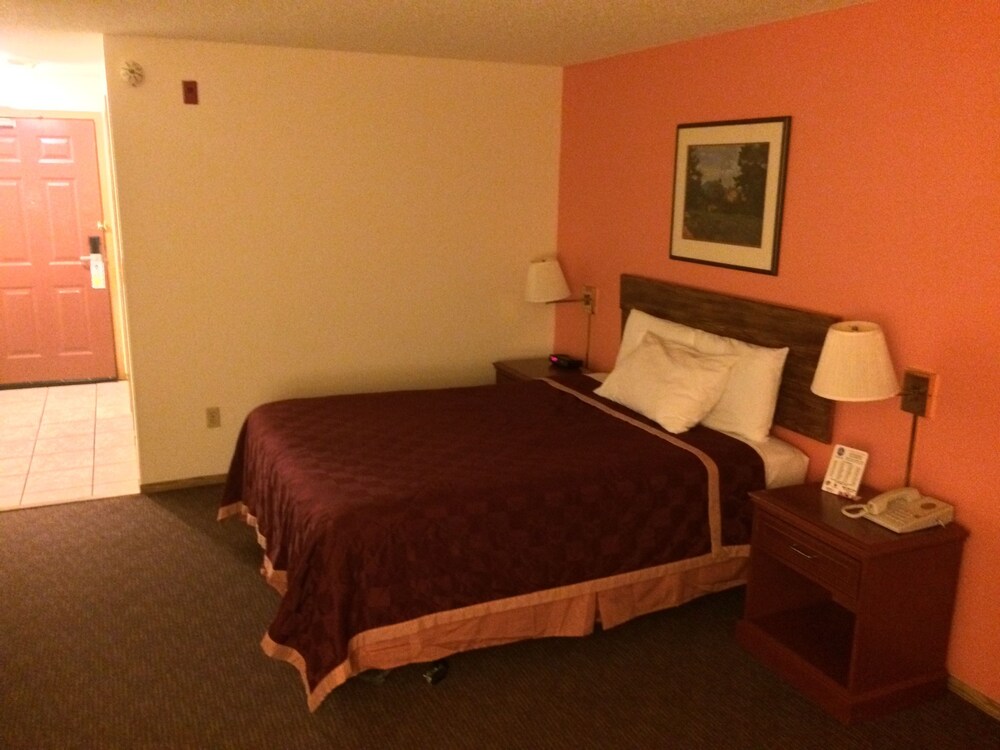 The Varsity Inn North - photo 9