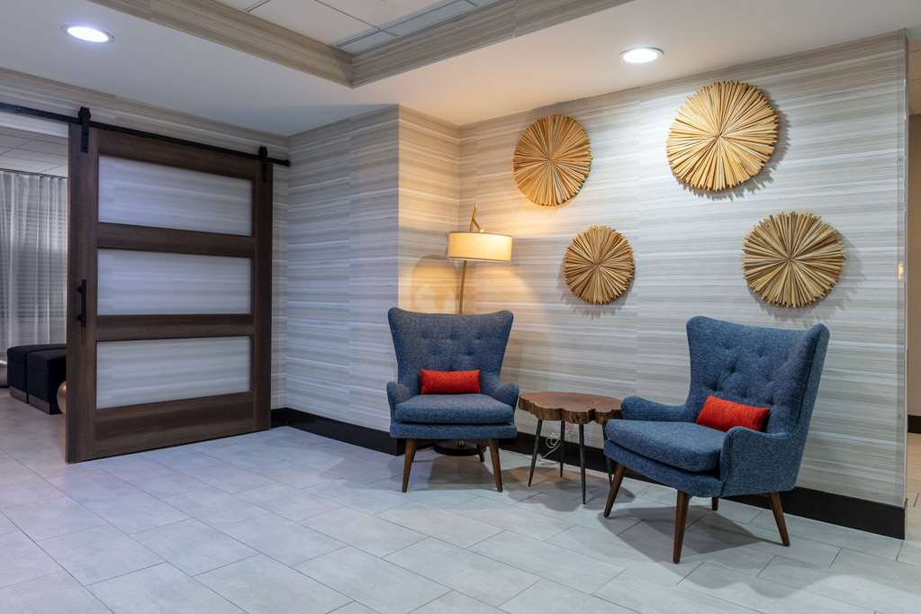 Wingate by Wyndham DFW North Irving - photo 12