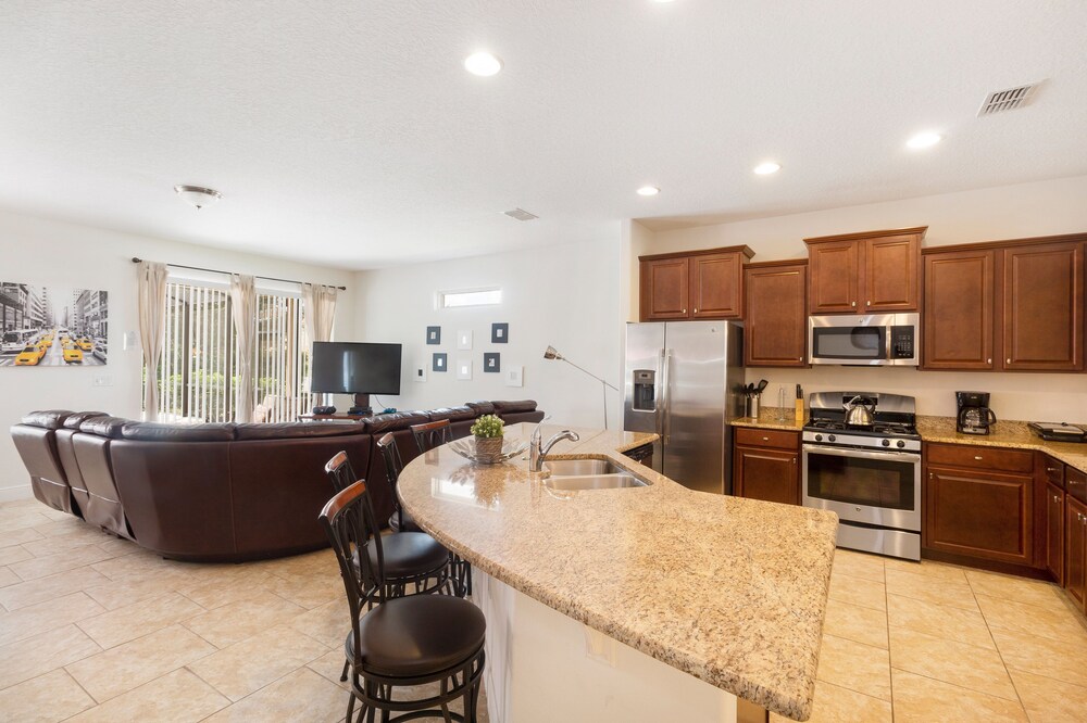 6 Bedrooms 5 Bathrooms Solterra 4193 Od - photo 27