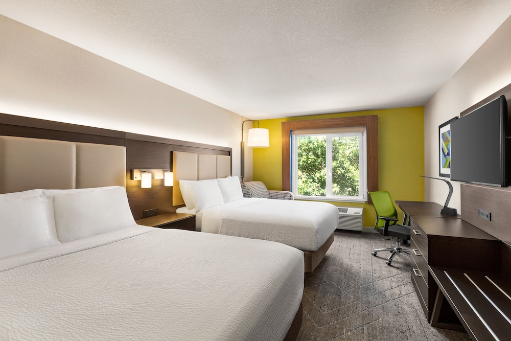 Holiday Inn Express & Suites Redding by IHG - photo 14