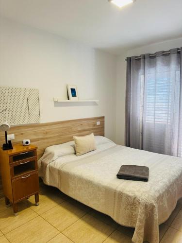 Habitación Privada May con balcon — hotel in Vecindario