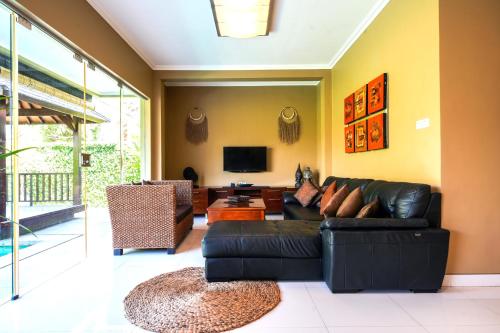 Villa LOGAN KUTA 5 Bedroom 3 Bathroom Villa Great Location — 4-Star Luxury Hotel in Kuta, Indonesia
