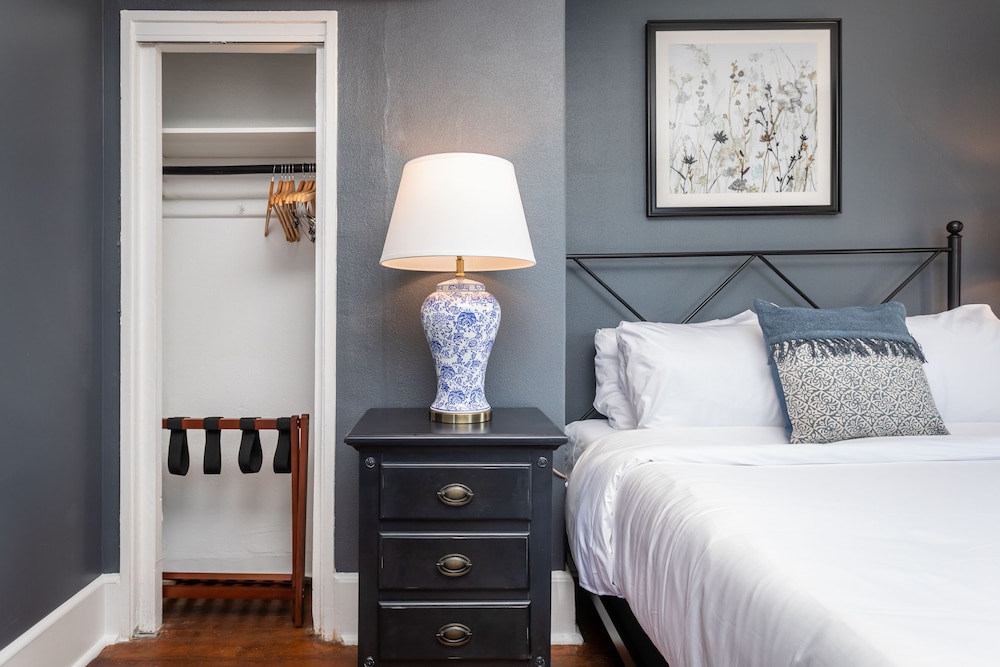 The Legacy Inn - photo 34